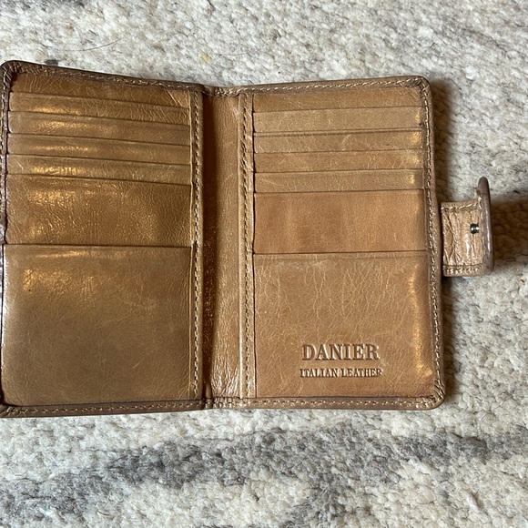 Vintage Danier Leather Card Holder - Picture 4 of 6